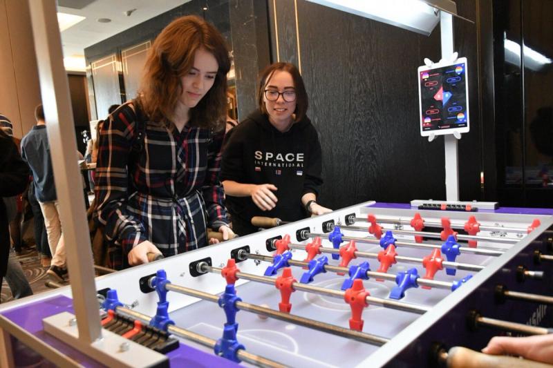 Дмитрий Азаров посетил в Самаре конференцию "Дизайн-выходные"