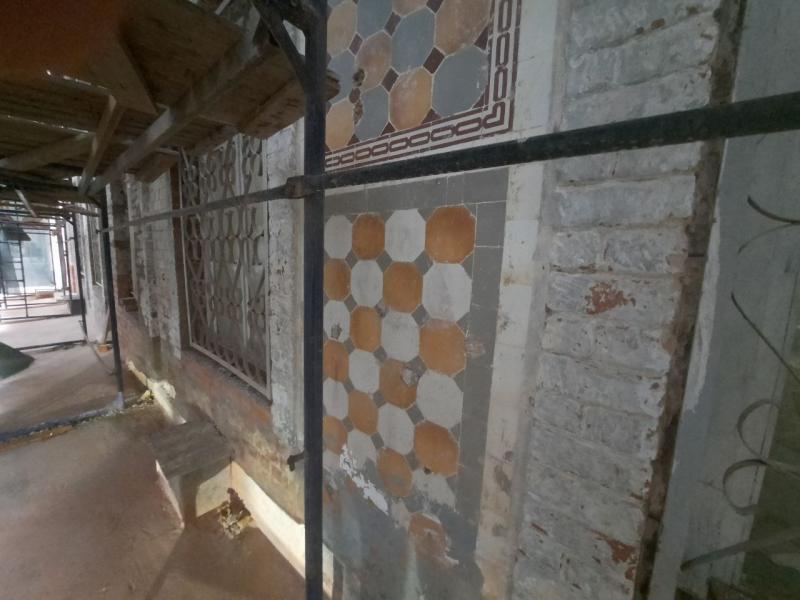 Обнаружили старинную плитку: самарцам показали ход ремонта дома купца Колосова