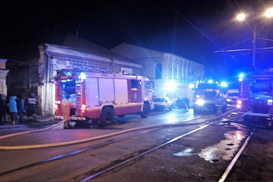 В центре Самары горит двухэтажный дом
