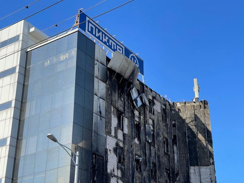 Администрация ТОЦ "Скала": "Главное, обошлось без жертв. А сгоревший фасад можно восстановить"