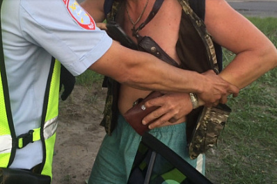 В Тольятти поймали вооруженного мужчину на мопеде