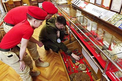 Юнармейцы посетили военную кафедру Самарского университета