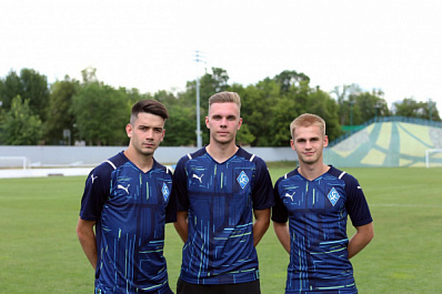 "Крылья Советов" подписали контракты с тремя талантливыми российскими игроками