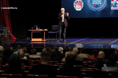 В Самаре прошла встреча с писателем Юрием Поляковым