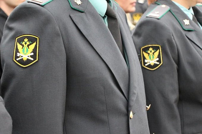 Приставы Самарской области собрали более 900 тысяч рублей на подготовку детей к школе