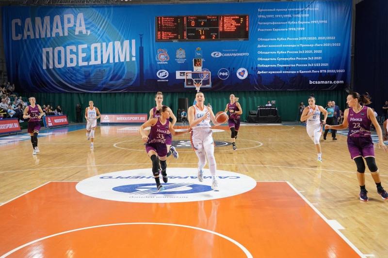 Самарские баскетболистки отправились на игру в Оренбург