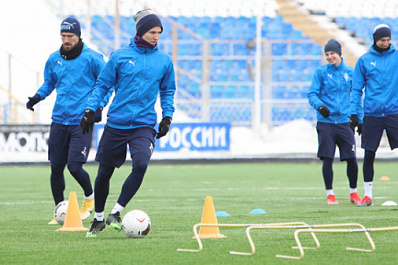 "Крылья Советов" - "Нефтехимик": кто из самарцев не сыграет на "Металлурге" 24 марта