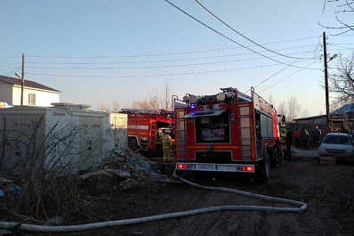 В Самаре 86 человек тушили крупный пожар в частном доме