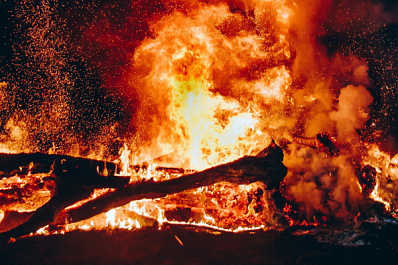 В Промышленном районе Самары 29 мая горели надворные постройки и мусор