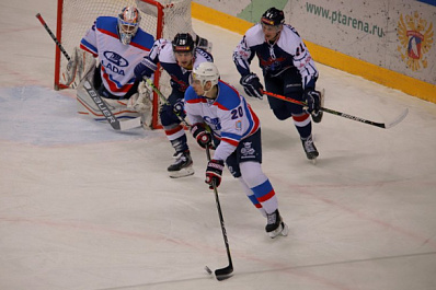 Хоккейная "Лада" продолжила победную серию 