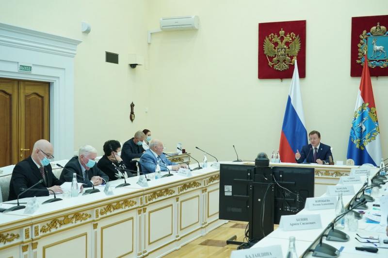 Дмитрий Азаров провел совместное заседание Совета почетных граждан и ветеранов и Совета ветеранских организаций