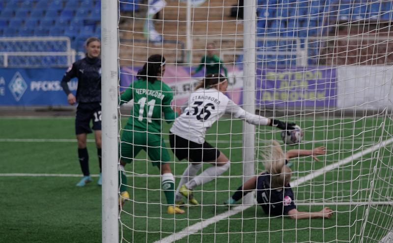 Футболистки "Крыльев Советов" завершат сезон в Москве