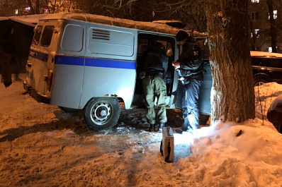 "Заминированную" во дворе дома в Самаре машину хотели угнать