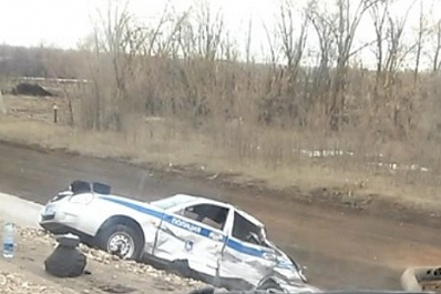 В Самарской области фура врезалась в патрульный автомобиль