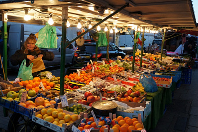 Елена Лапушкина поручила усилить борьбу с блошиным рынком на улице Физкультурной в Самаре