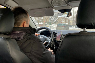 Для таксистов-самозанятых могут смягчить требования к автомобилям