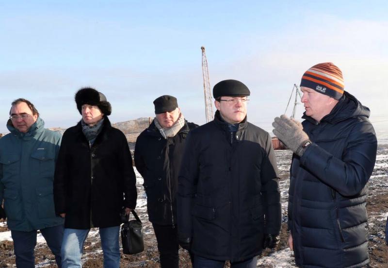 Дмитрий Азаров осмотрел строительство транспортного коридора "Европа - Западный Китай"