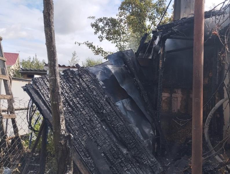 В Самарской области пожар с бани чуть не перекинулся на дом