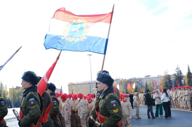 В Самаре прошел смотр парадных расчетов образовательных учреждений региона