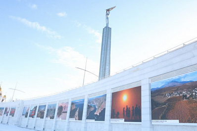 В Самаре открылась мультимедийная фотовыставка "Крым и Россия: 8 лет вместе"