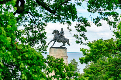 Вячеслав Федорищев поздравил жителей Тольятти с Днем города