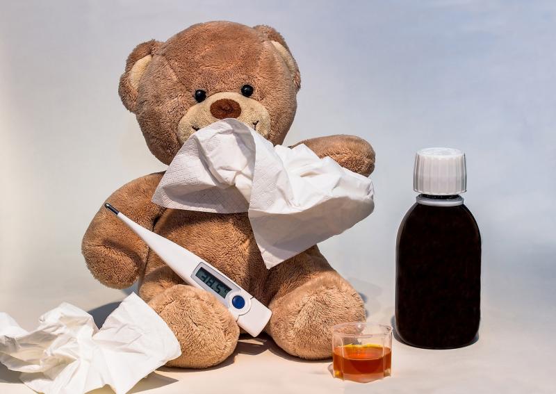 От температуры до пневмонии: чем опасен грипп для детей