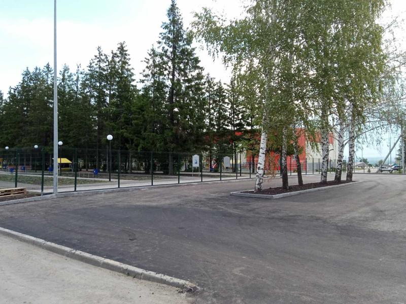 В Кошкинском районе рядом с новым сквером появилась парковка 