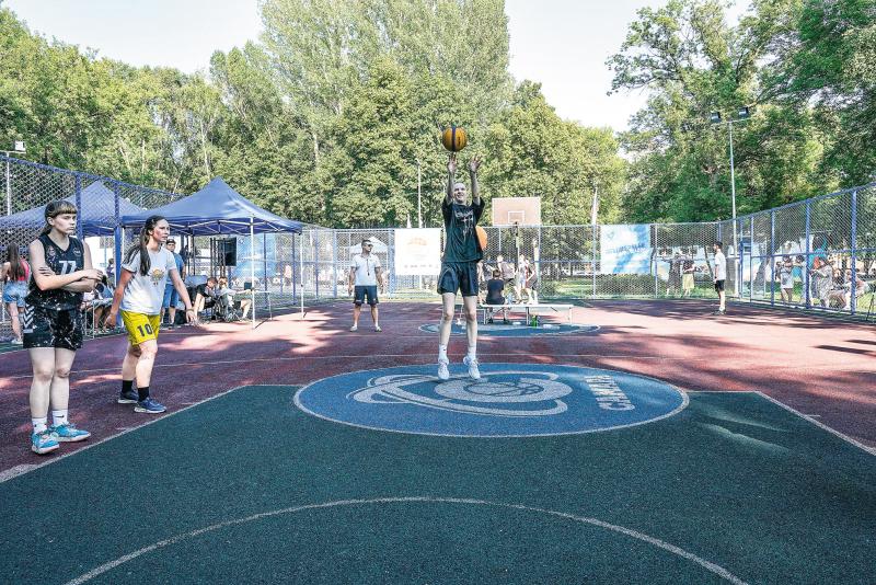 Собрались под кольцом: продолжается пятый сезон областной Летней лиги по баскетболу 3х3