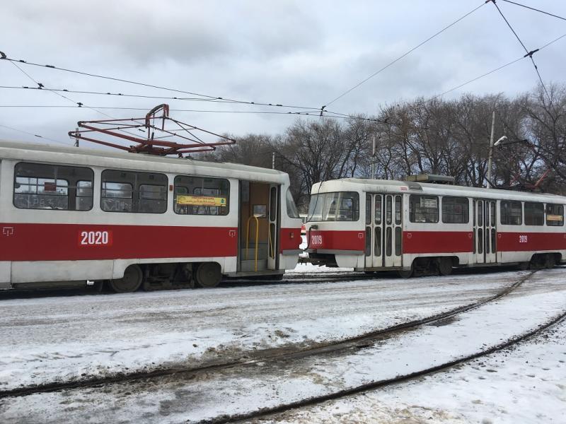 В Самаре запустили новогодний трамвай под управлением Деда Мороза и Снегурочки