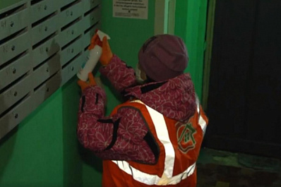 В Самарской области сотрудники УК дезинфицируют подъезды