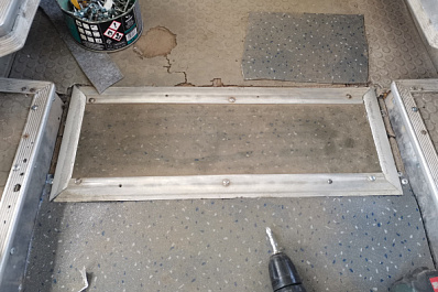 В Самаре объяснили "дыру" в полу автобуса № 66 и взяли на контроль работу маршрута № 47