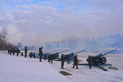 Самарские военные готовят праздничный салют на День защитника Отечества