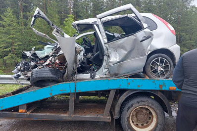 На трассе под Самарой грузовик снес LADA