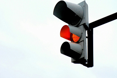 Проехал стоп-линию на желтый: в Госавтоинспекции Самарской области объяснили, в каком случае водитель получит штраф