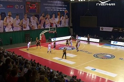 Баскетбольный клуб Самара в домашнем матче суперлиги уверенно обыграл Урал со счетом 78:62