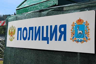 В Сызрани 3-летний ребёнок оказался в ловушке заблокированной машины