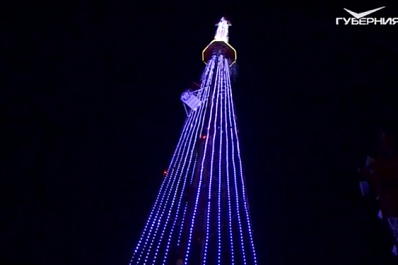 Перед матчами "Крыльев Советов" самарская телебашня будет облачаться в цвета клуба