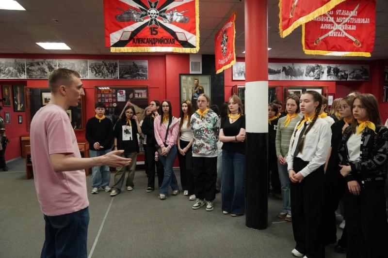 Куда ведут "Дороги Победы": для молодежи в Самарской области проводят экскурсии