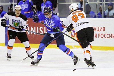 Хоккейные команды Самарской области продолжают сибирское турне 