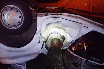 В Тольятти легковушку "намотало" на световую опору