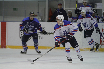 Хоккейная "Лада" в областном дерби по буллитам обыграла ЦСК ВВС