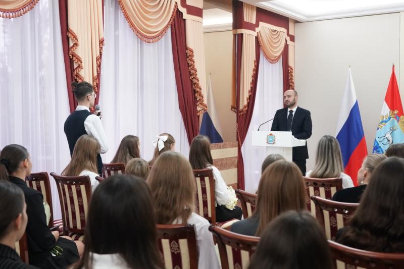 Стали взрослее: активные школьники Самарской области получили паспорта