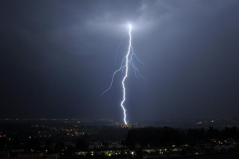 В Самарской области из-за грозы объявили желтый уровень опасности