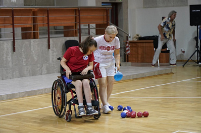В Октябрьске провели паралимпийский урок для людей с инвалидностью