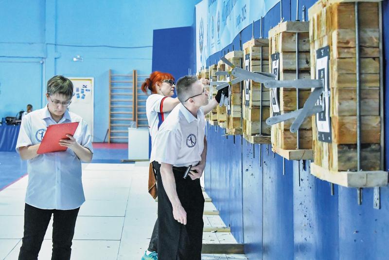 Точные клинки: сборная Самарской области - в числе победителей турнира по спортивному метанию ножа