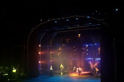 На новой сцене "СамАрта" показали "Трехгрошовую оперу"