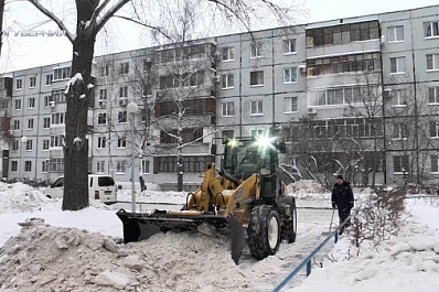 Своевременная уборка: в Самаре приводят в порядок придомовые территории