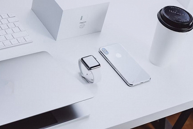 Некоторым сотрудникам госучреждений запретили пользоваться айфонами