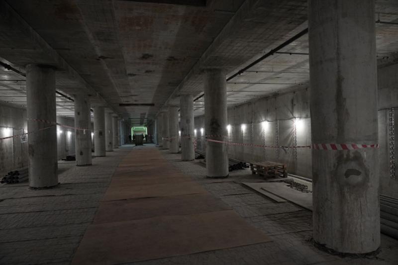 Вячеслав Федорищев посетил строящуюся станцию "Театральная" и поздравил метростроителей с профессиональным праздником