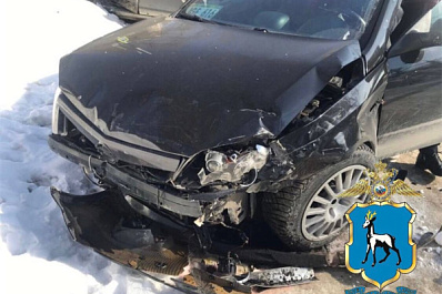 В Тольятти легковушка сбила мальчика, который перебегал дорогу на красный свет